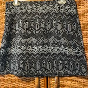 Athleta tech skirt size Medium NWOT in black & grey geometric pattern